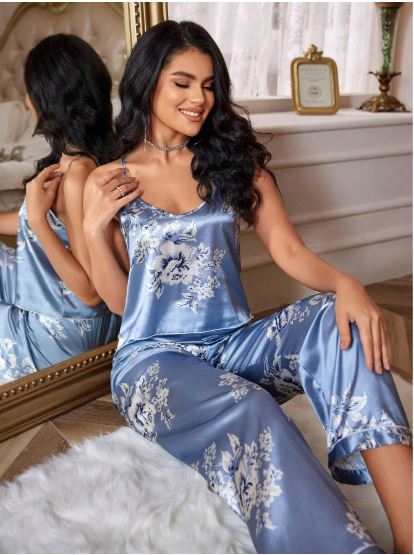 طقم بيجامة ستان بطبعة زهور LuxeNights