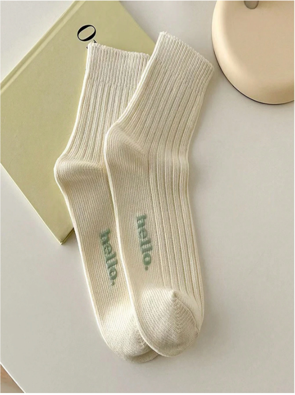 5 Pairs Of Random Delivery Solid Color Women's Socks For Autumn And Winter, White Sports Letter Mid-Tube Socks For Winter