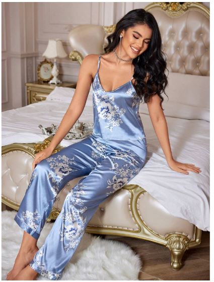 طقم بيجامة ستان بطبعة زهور LuxeNights