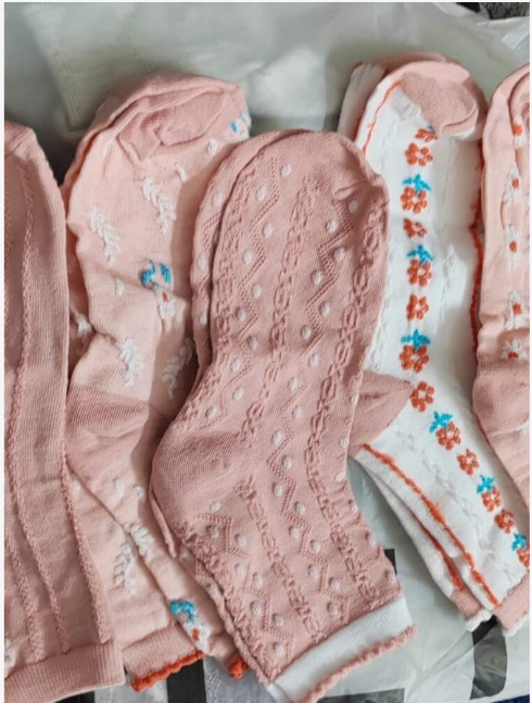 5pairs Random Delivery Pink Cute Floral Middle Tube Socks For Casual Wear, Breathable & Sweat Absorbent